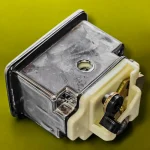قفل و سوییچ درب صندوق عقب آی پی ان سی مدل 4 گوش مناسب برای پژو 405 - تصویر 2